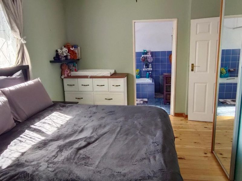 FAMILY HOME WITH A 2 BEDROOM FLATLET IN BRACKENDOWNS - Photo 8