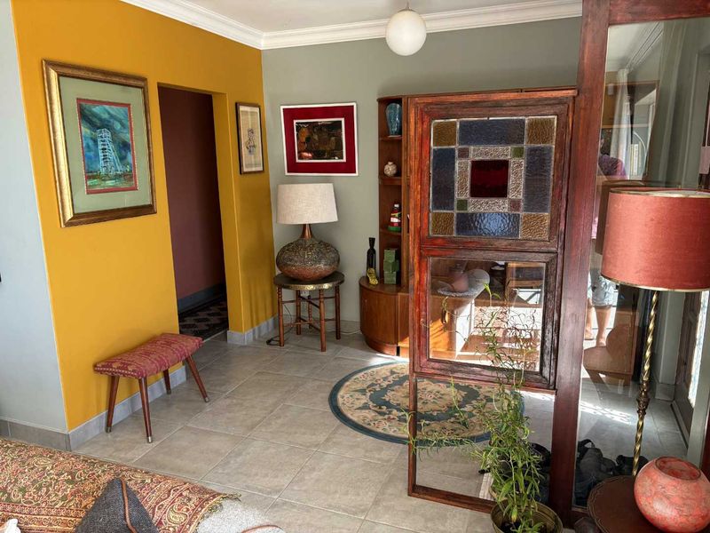 Location, Views, Space, and a Beautifully Updated Interior — Exceptional Value in Upper Darling - Photo 6