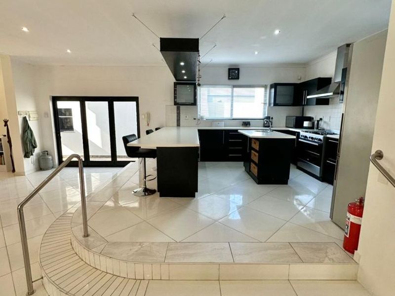 3 Bedrooms Furnished House To Rent in Ocean View - Photo 5