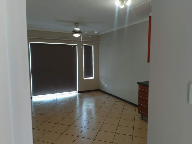 "Sleek Comforts and Security: Your Ideal Lock-Up Apartment!" - Photo 5