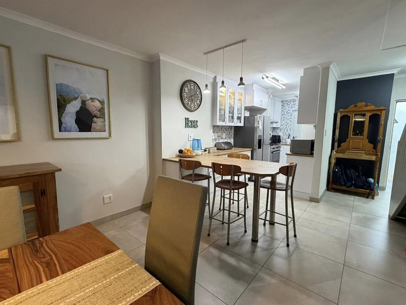 3 Bedroom Townhouse for sale in Klein Windhoek - Photo 3