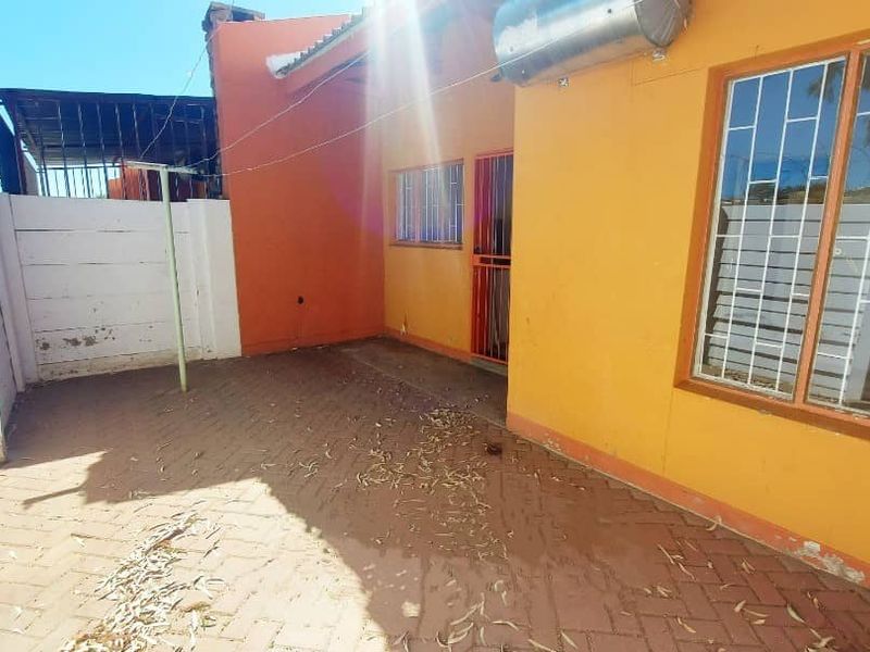 Khomasdal - Francis Court - 2 bedroom - Photo 8