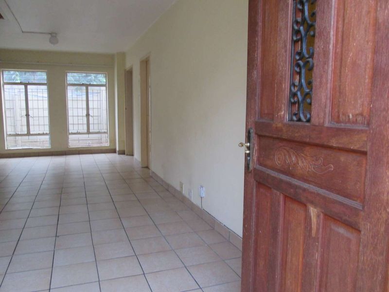 VERY BEAUTIFUL, NEAT AND CLEAN [3] BEDROOMS DUPLEX FOR SALE IN PRETORIA NORTH  [ BARGAIN ] - Photo 8