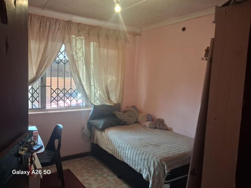 Investment Home with 3 Bachelor Pads Income Potential in Merewent - Photo 5