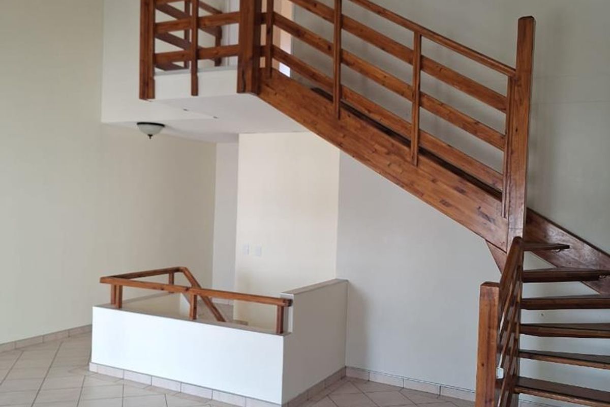 Townhouse in well maintained complex in Avis - Photo 4