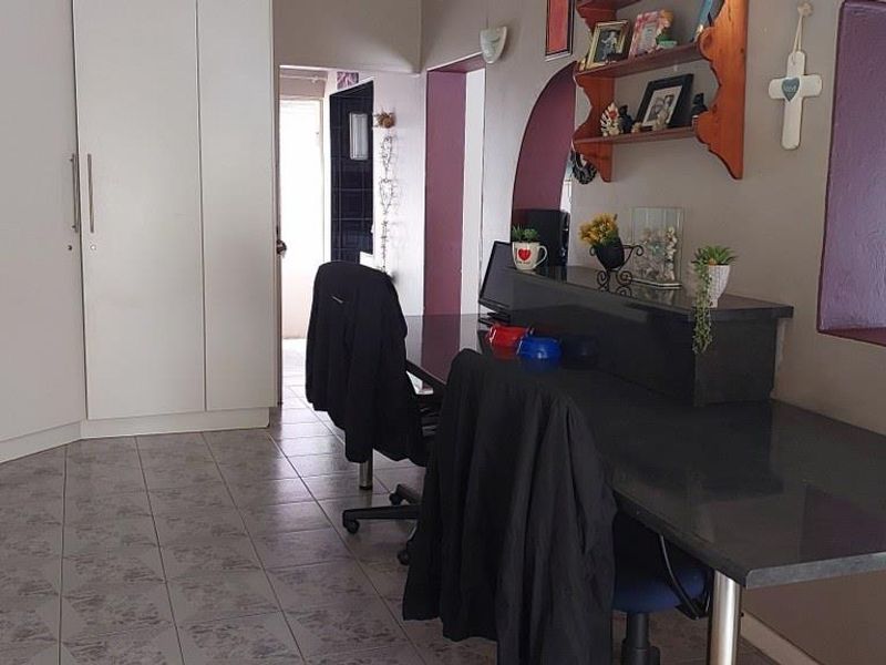 Multi-Dwelling Gem with Impressive Income Potential in Tulisa Park - Photo 7