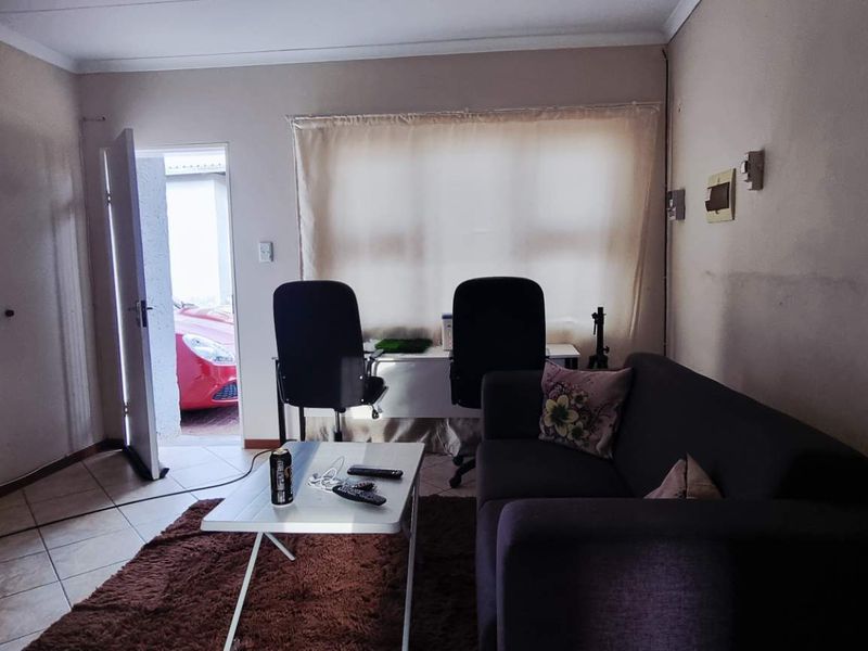 Windhoek West townhouse - Photo 2