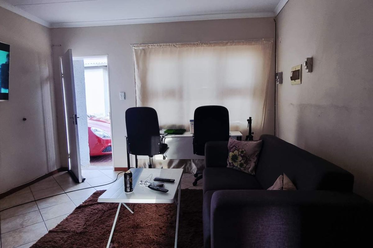 Windhoek West townhouse - Photo 2