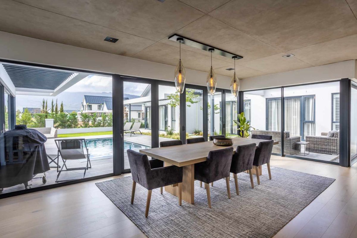 Exceptional Five-Bedroom Furnished Home to Rent in La Vue Neighbourhood on Val de Vie Estate - Photo 4