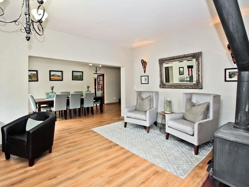 Palatial Home in Beautiful Secure Hurlingham Manor - Photo 8