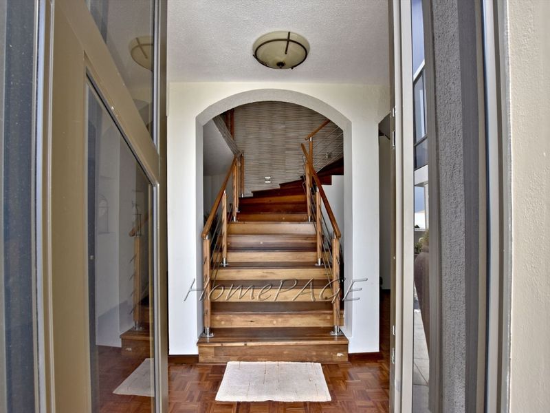 Central, Swakopmund:  Luxury Mansion is for Sale. - Photo 8
