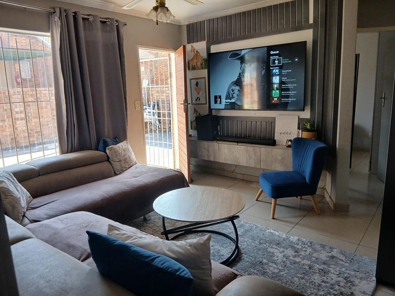Simplex Townhouse - Photo 4