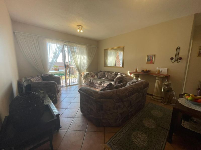 Investor Opportunity – 2 Bedroom Ground Floor Unit in Secure Estate - Photo 9