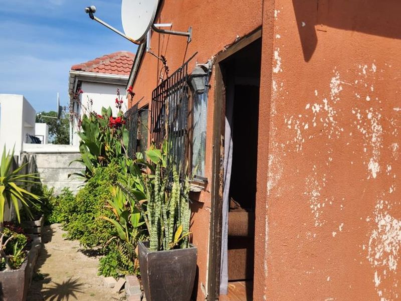 Charming 3-Bedroom Home for Sale in Khayelitsha, B Section - Photo 5