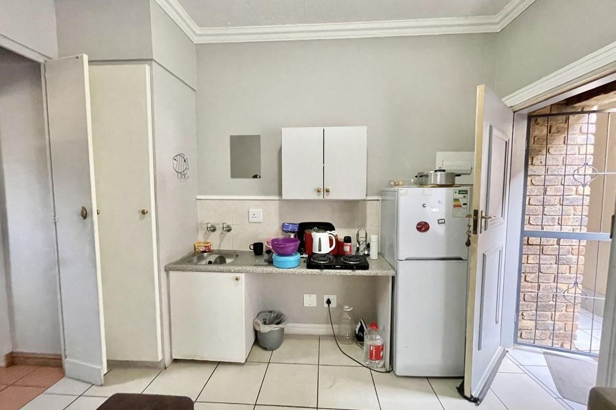 Attractive location - Photo 5