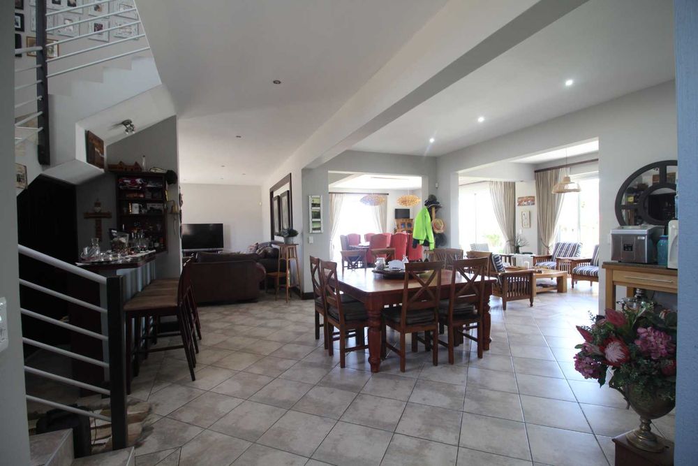 bar/dining area main house