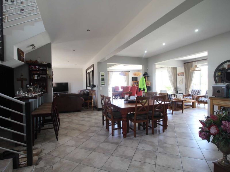 4 Bedroom Home with 2 Flats & Ocean Views Near Platz Am Meer Mall - Photo 10