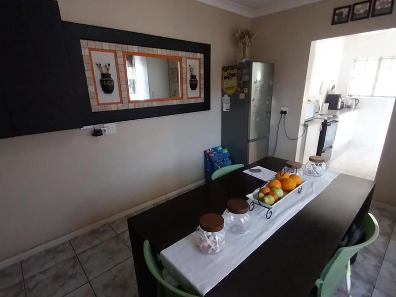 Dual Living: Main House + Self-Contained 2-Bed Flatlet - Photo 4