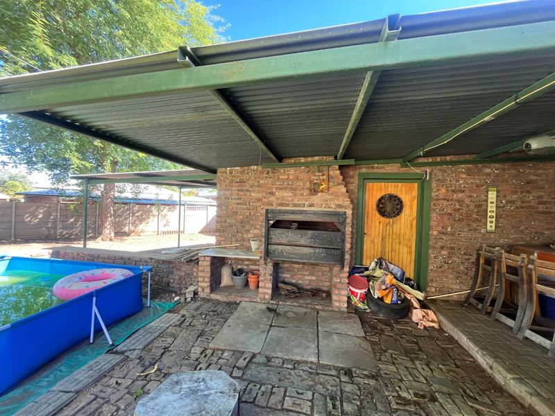 Versatile 4-Bedroom Home with Private Flatlet – Excellent Investment Opportunity - Photo 7