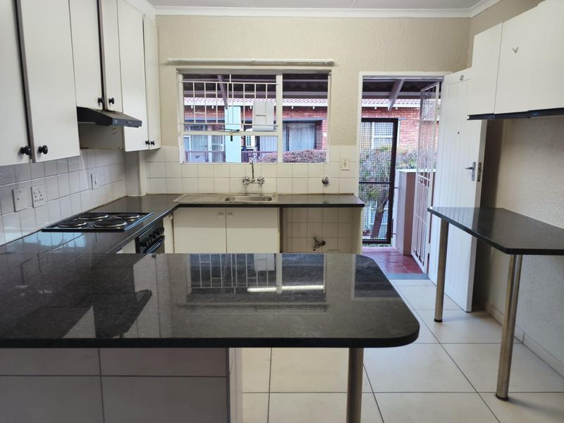 2 Bedroom first floor, with spacious/private balcony in great Complex - Photo 3