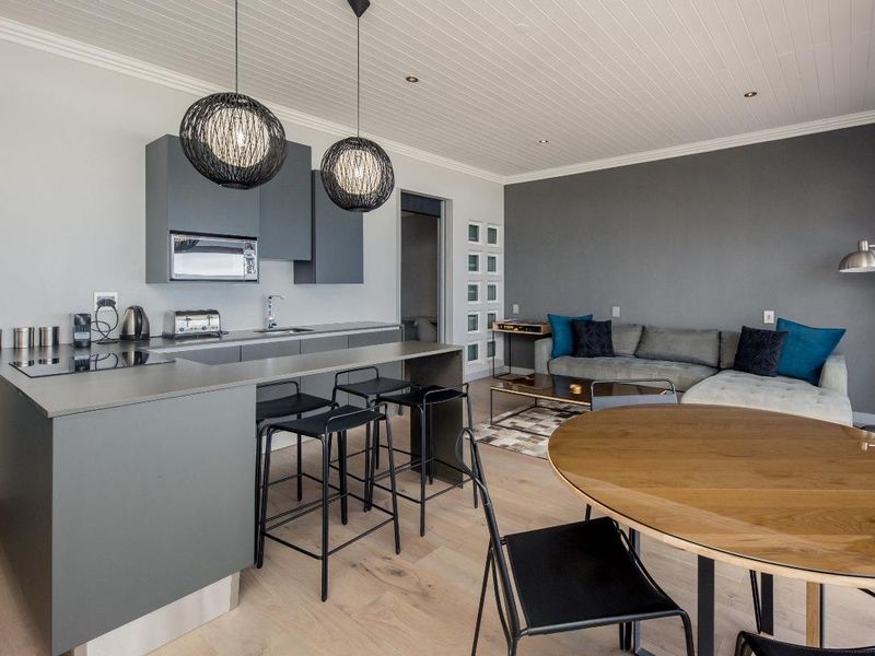 Camps Bay Luxury: Dual Airbnb Apartments with Ocean Views! - Photo 8