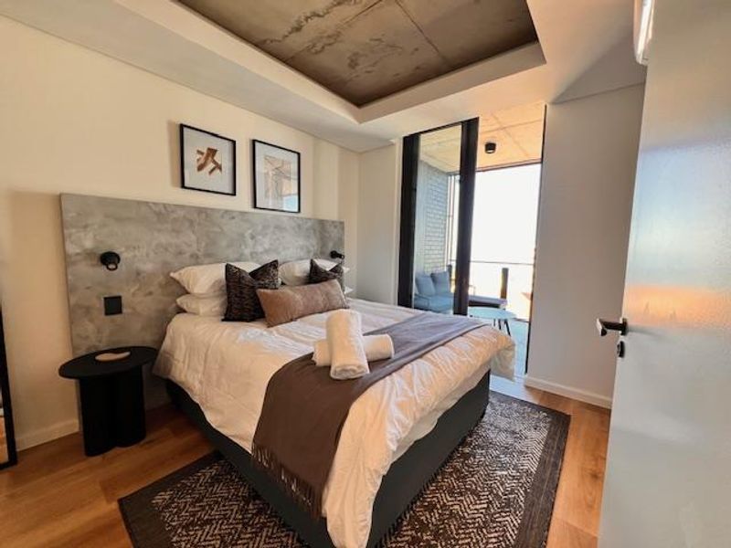 Brand new Modern, Luxury apartment - Photo 7
