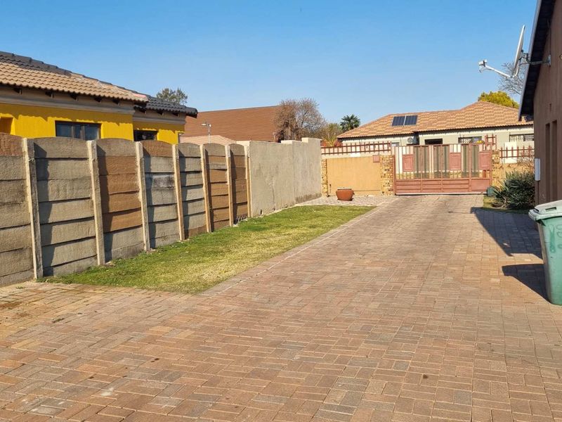 Priced to Sell !! - Photo 6