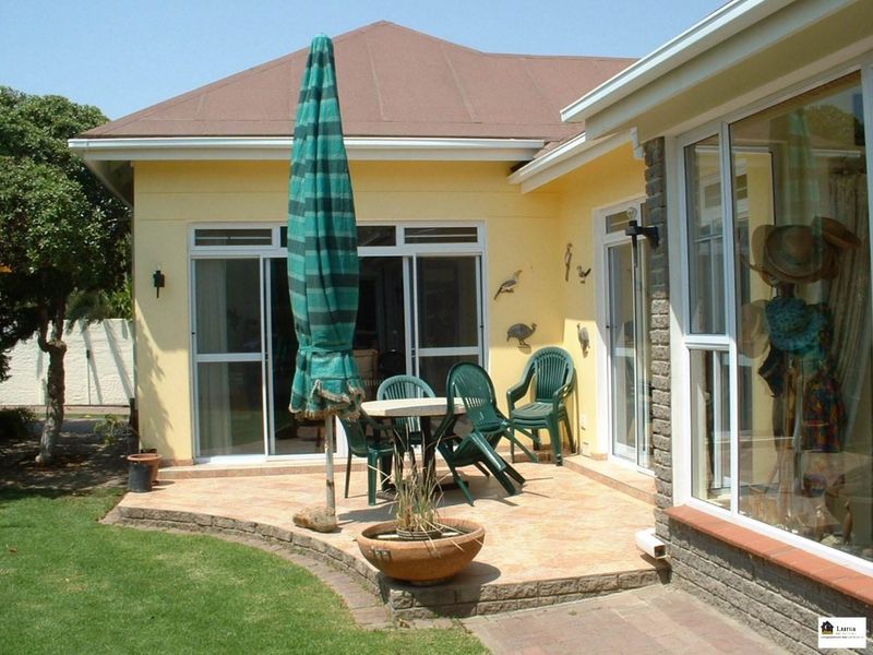 HOUSE PLUS FLAT WITH 14 ROOMS & OFFICE RIGHTS - Photo 2