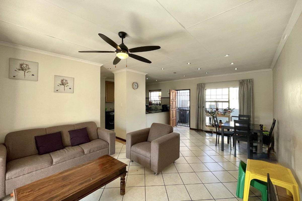 Enjoy Lifestyle & Security in This Eco Park 2-Bedroom Home - Photo 5