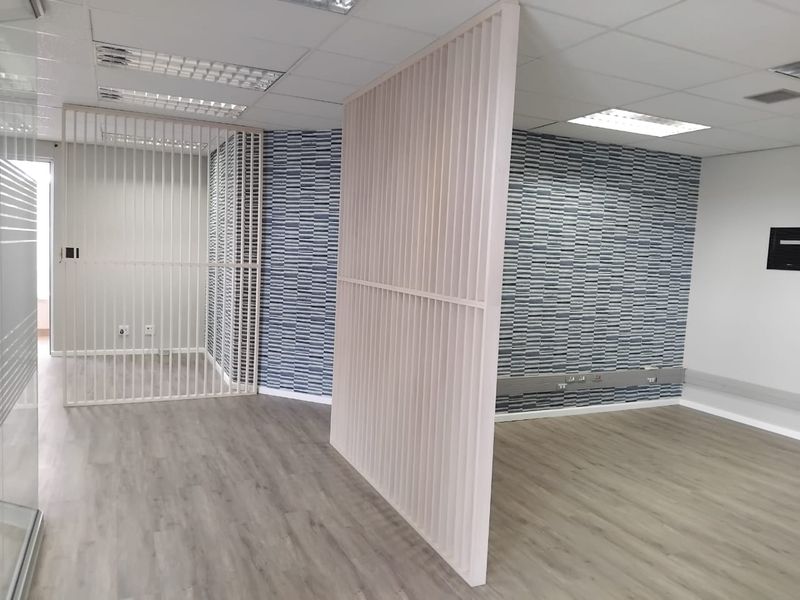 Modern & Spacious Commercial Office Space To Rent - Photo 2