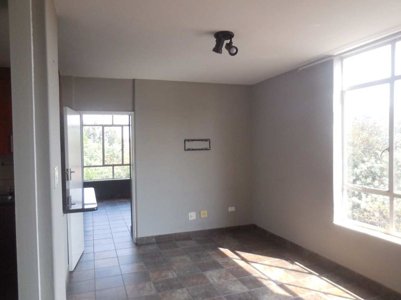 1 Bedroom Apartment in La Montagne - Photo 3