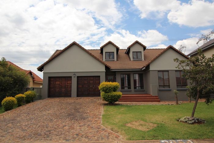 Property #2472206, House For Sale in Brooklands Lifestyle Estate