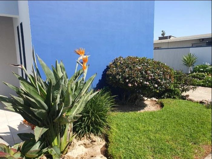 Property #2427845, House For Sale in Henties Bay Central