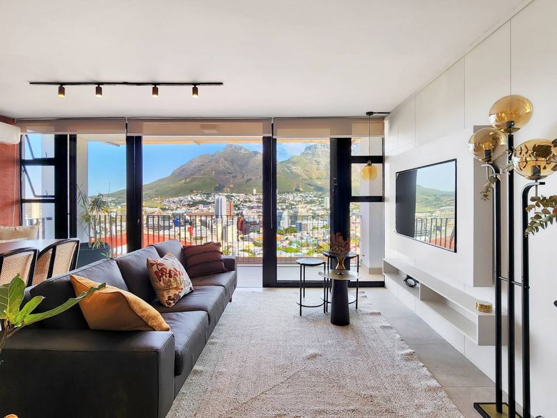 Penthouse Living in the City with incredible views - Photo 2