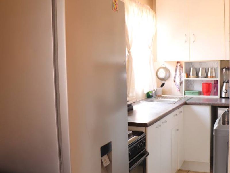 Townhouse for sale in Protea Glen Estates - Photo 2