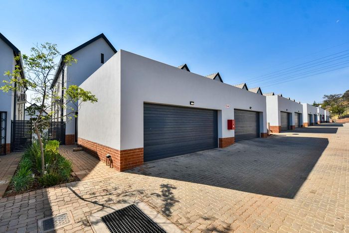 Property #2521115, Townhouse For Sale in Olympus