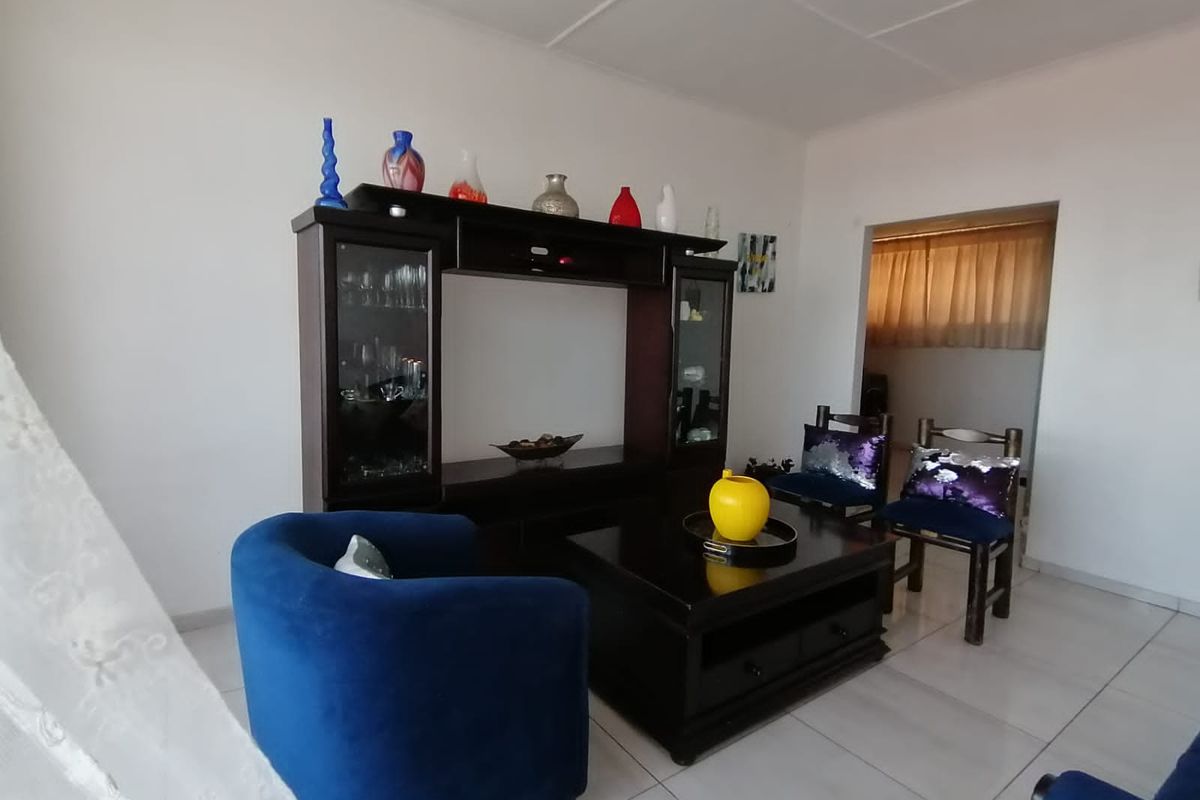 Modern 1-Bedroom Apartment in a Secure Complex - Photo 3