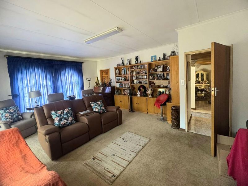 Five bedrooms house for sale in Mountain View - Photo 8