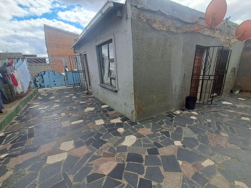 An Investment Property In Ivory Park - Photo 2