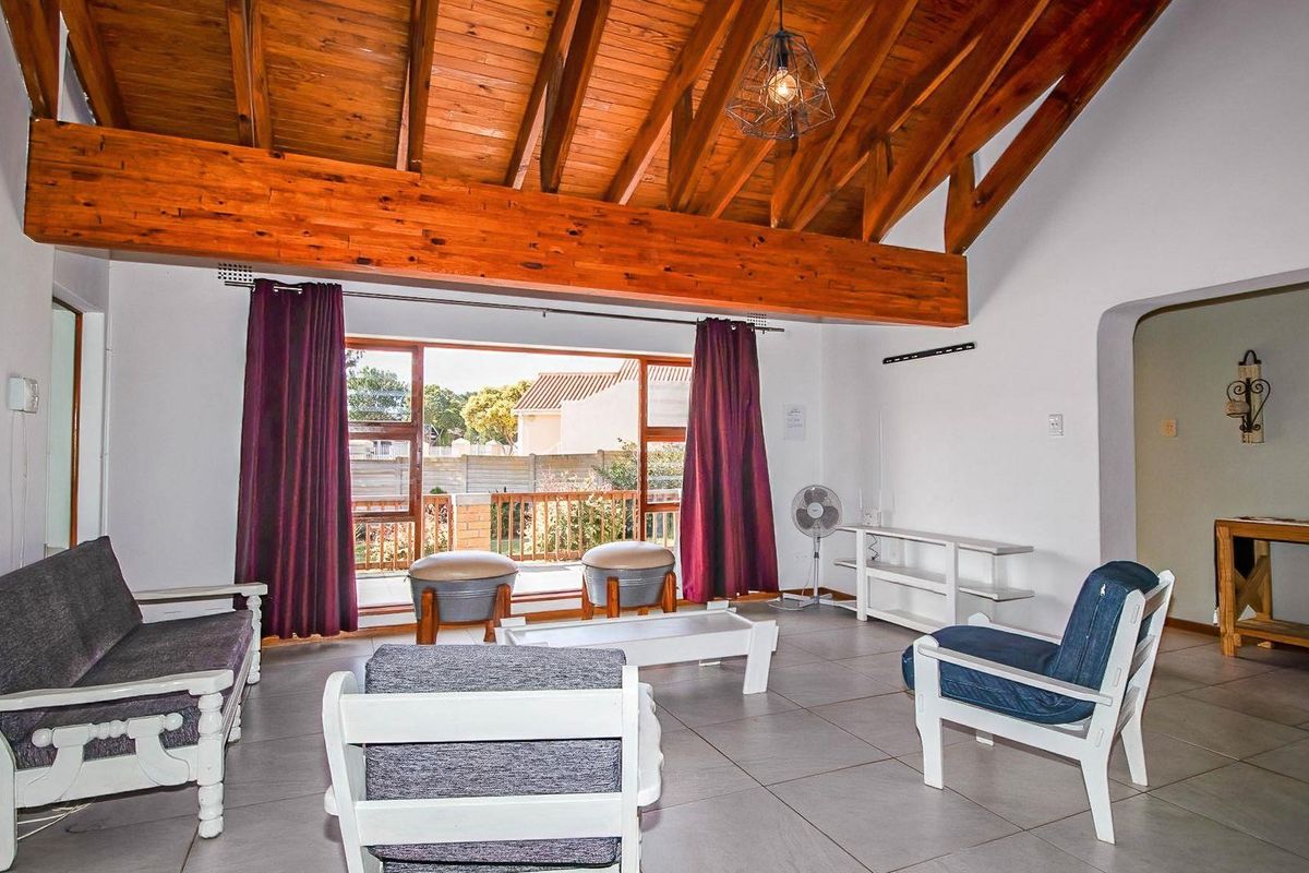 Charming Family Home in the Heart of Hartenbos - Photo 2