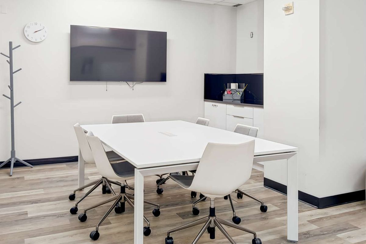 All-inclusive access to professional office space for 5 persons in HQ Thornhill Office Park - Photo 5