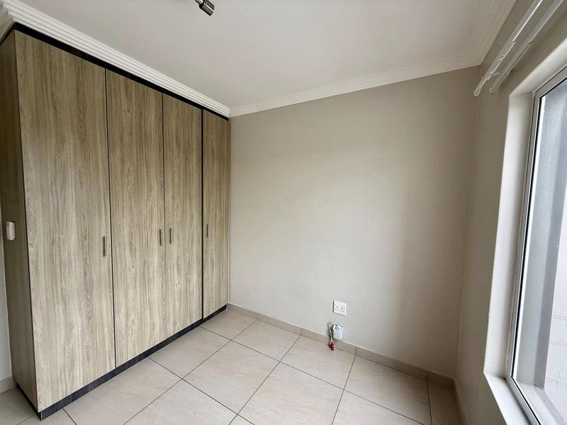 2 Bedroom Townhouse For Sale in Pionierspark Ext 1 - Photo 4