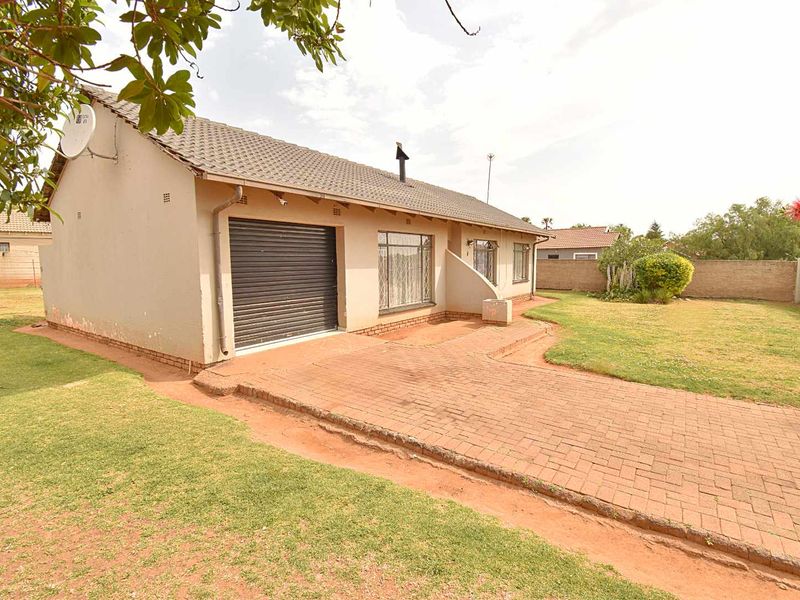 Begin Your Family’s Next Chapter Here - Photo 3