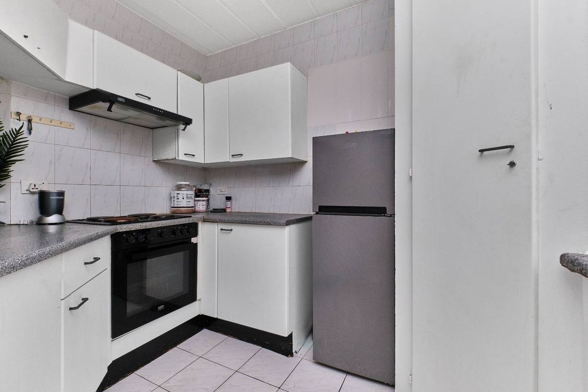 Charming 2-Bedroom Home with Private Garden – Ideal for First-Time Buyers and Investors! - Photo 5