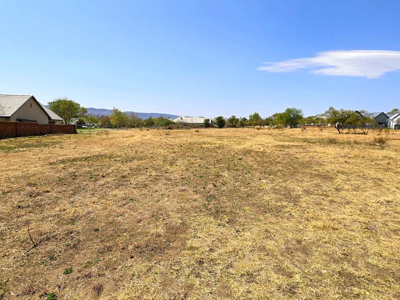1023sqm Vacant Stand in Popular Landsmeer Equestrian Estate Hartbeespoort - Photo 6