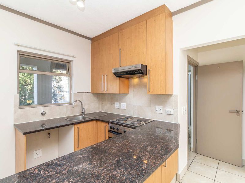 Move-In Ready! Lovely 1 Bedroom Apartment in Popular Matika Estate - Photo 6