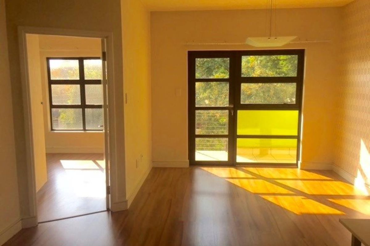 2 bedroom 1 bath Apartment in Rivonia - Photo 3