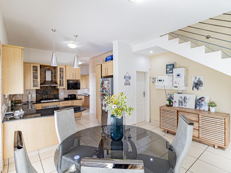 Modern Luxury Meets Secure Estate Living in the Heart of Ferndale - Photo 4