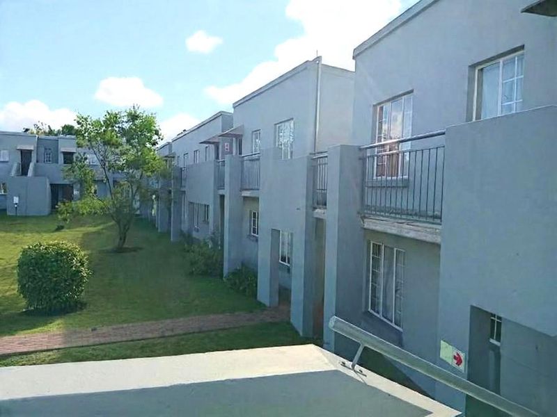 2 Bedroom Apartment for Sale in Brentwood Park, Kempton Park - Photo 2