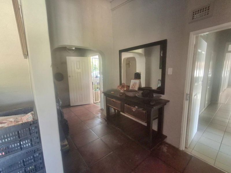 STUNNING FAMILY HOME IN PRIME LOCATION - WESTVILLE - Photo 8